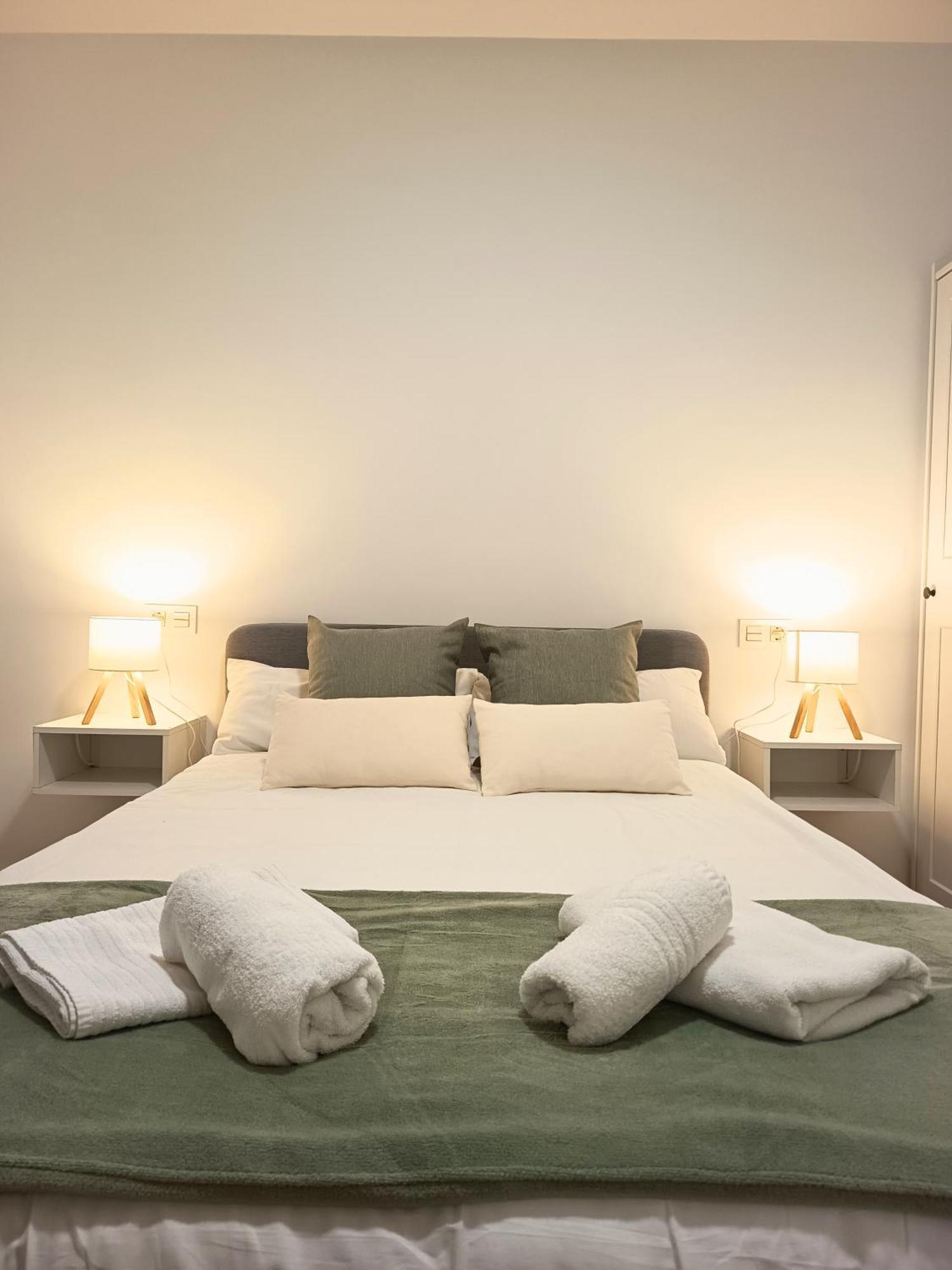 Modern Plaza De Toros Apartment With Free Parking Гранада Екстериор снимка